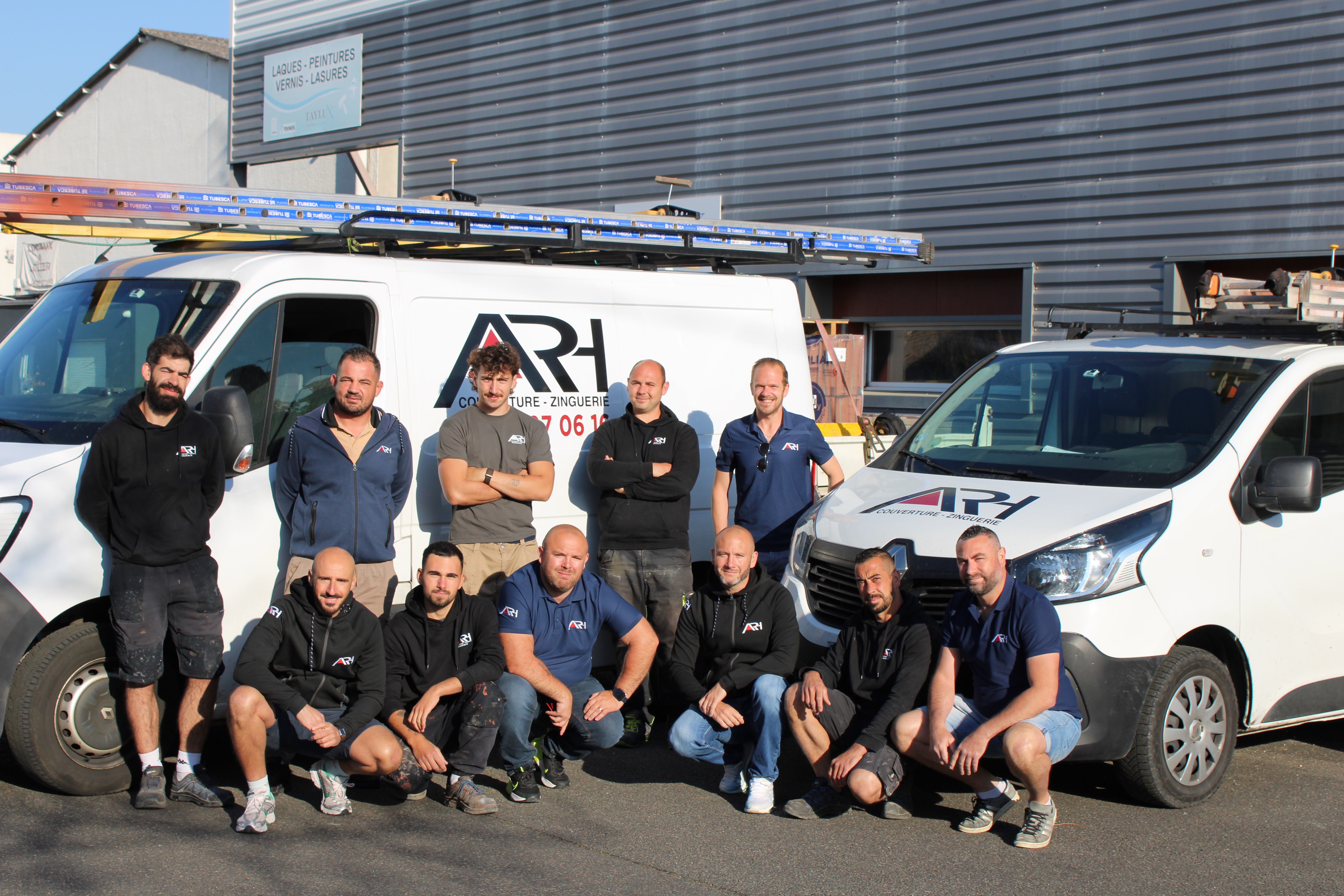 L'équipe ARH Couverture Zinguerie — 11 artisans qualifiés en Auvergne