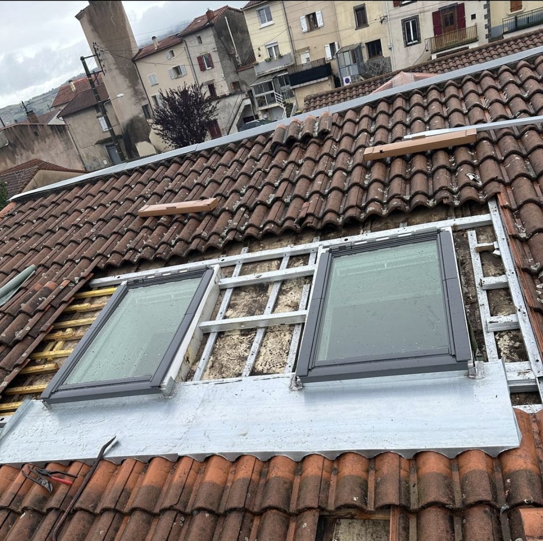 Habillage zinc autour d'un velux